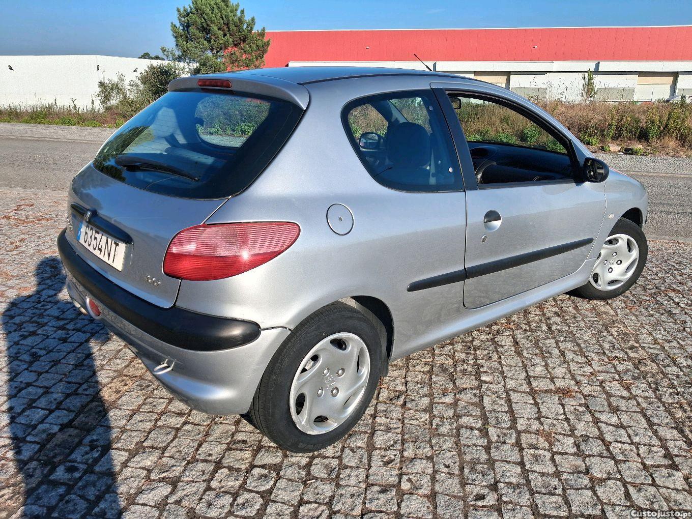 Peugeot 206 5 lugares 3 portas — fotografia 5