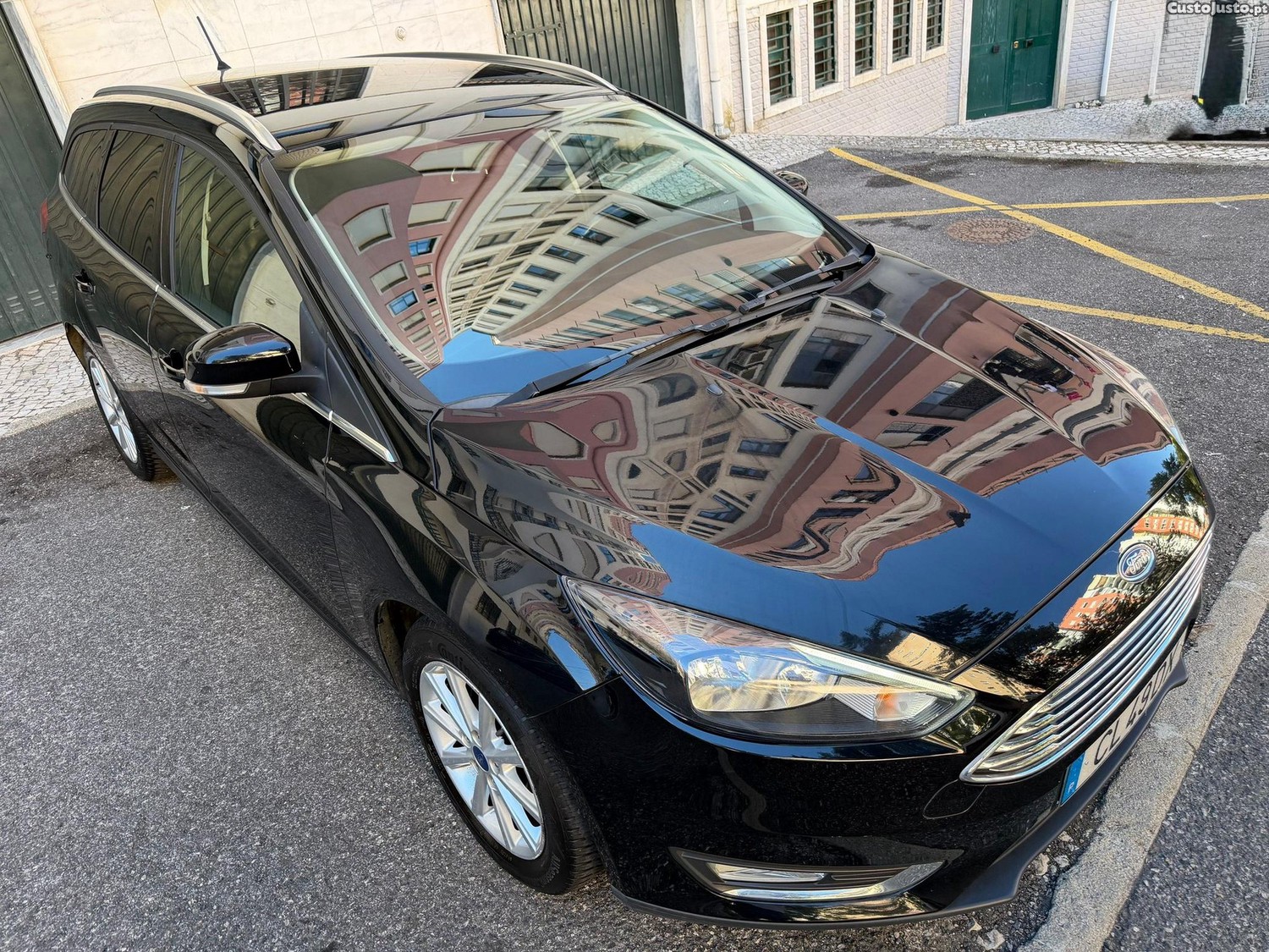 Ford Focus SW 1.0 EcoBoost S&S TITANIUM — fotografia 23