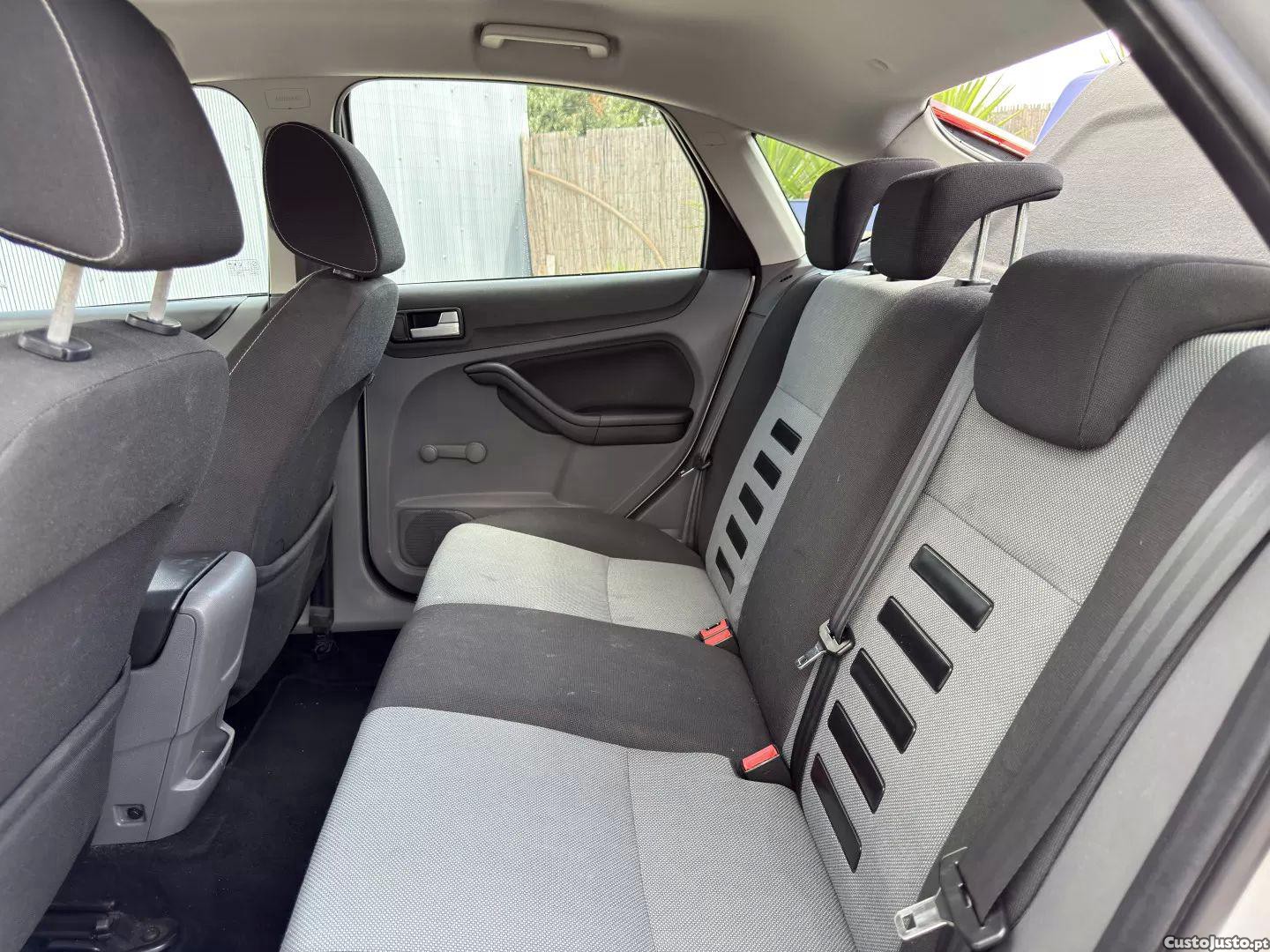 Ford Focus 1.6 tdci econetic — fotografia 6