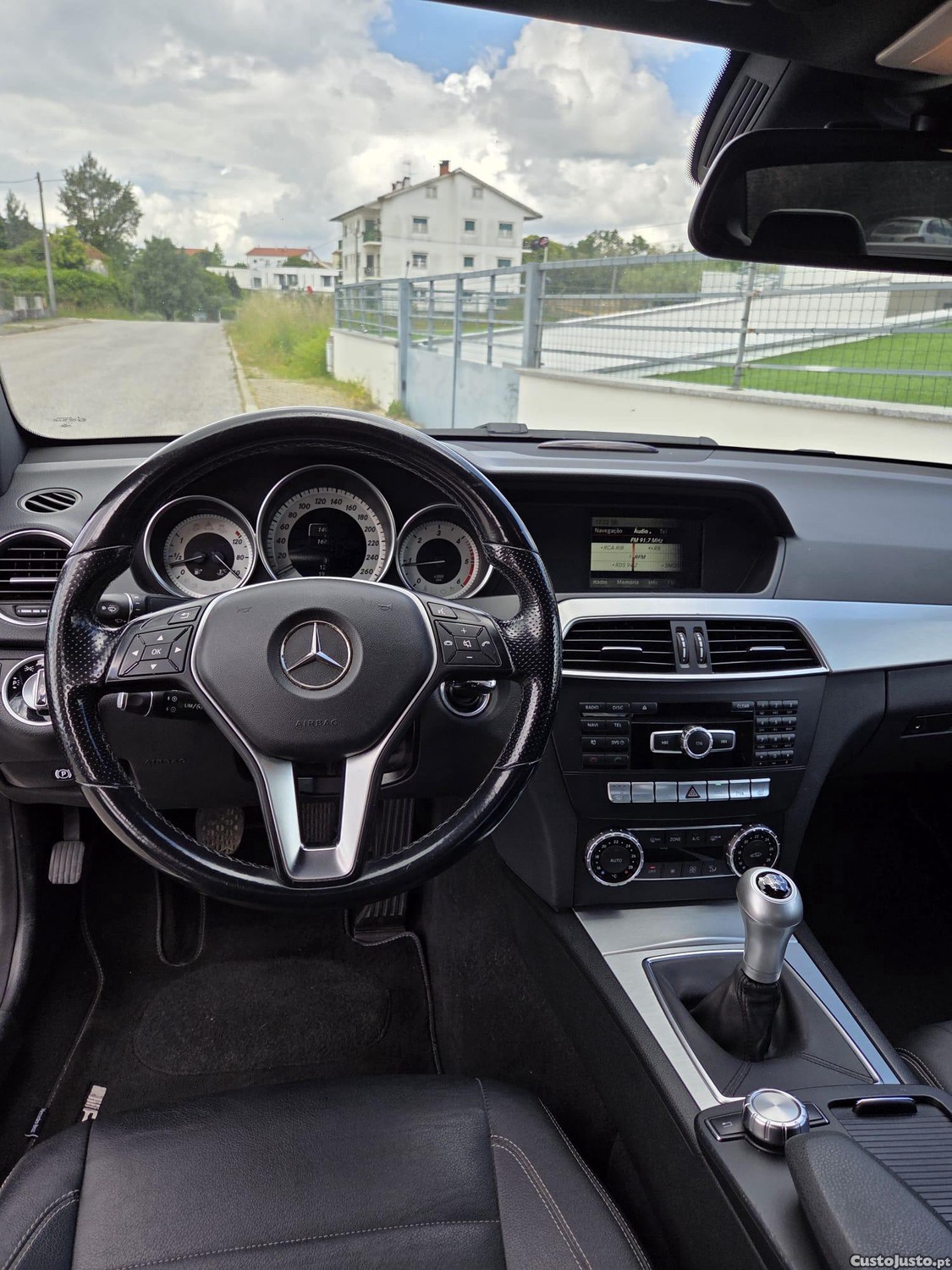 Mercedes-Benz C 220 Coupe — fotografia 2
