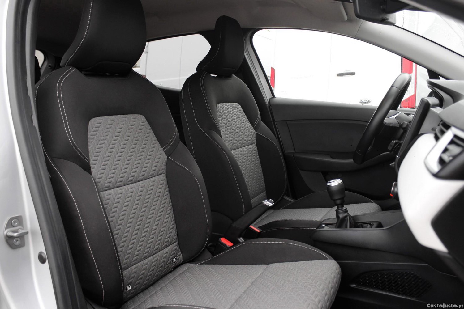Renault Clio 1.0 TCe Evolution — fotografia 11