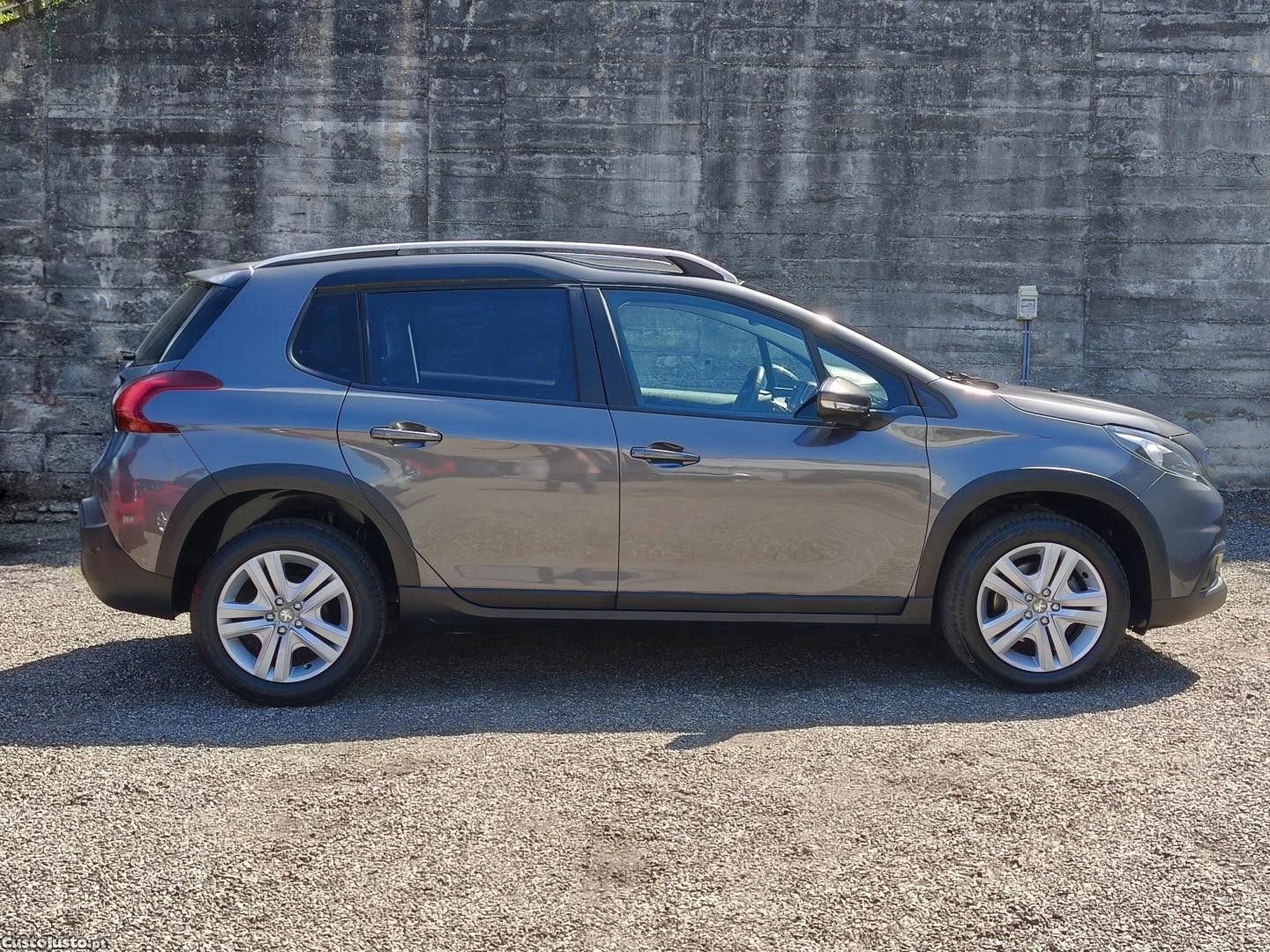 Peugeot 2008 1.2 PureTech Signature — fotografia 10
