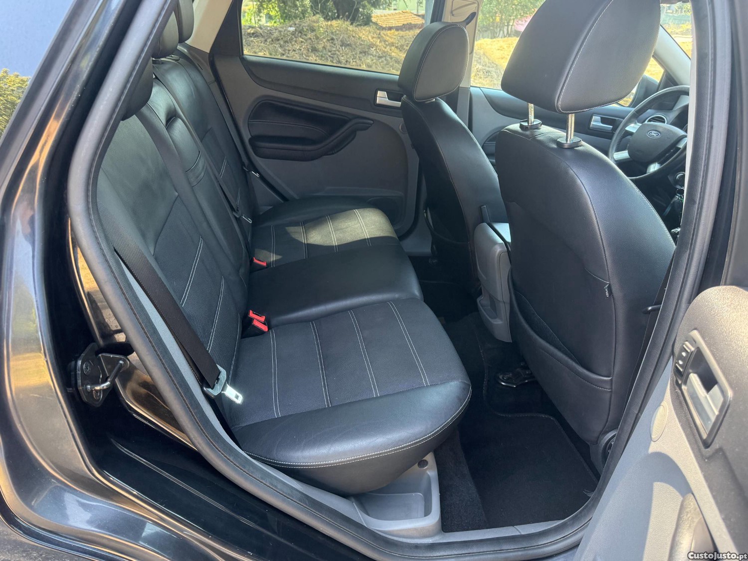 Ford Focus 1.6 TDCI 90 Cv Titanium — fotografia 2