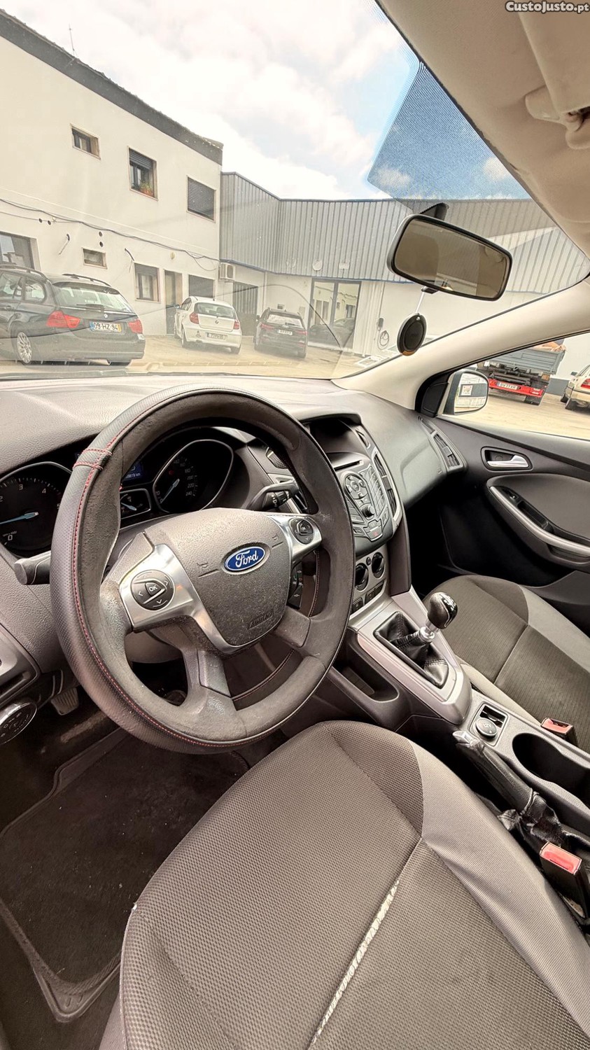 Ford Focus 1.6 TDCI de 2012 — fotografia 8