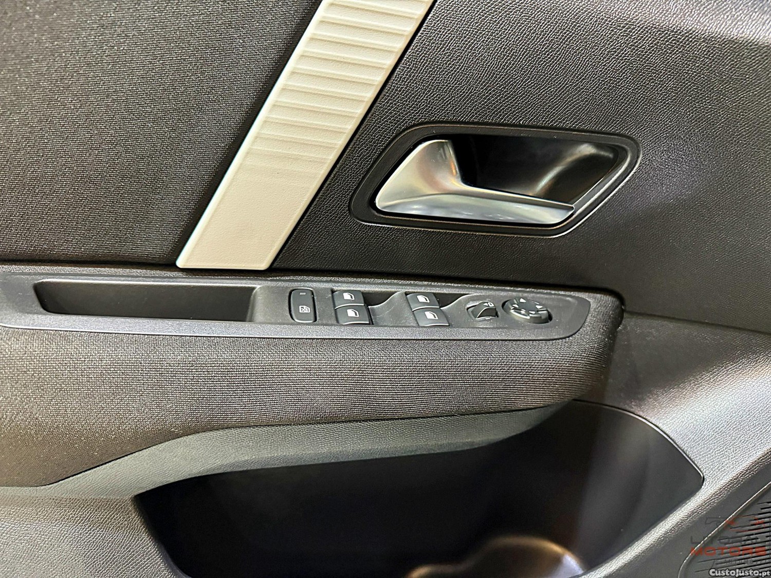 Citroën C4 1.2 Hybrid Plus e-DSC6 — fotografia 9