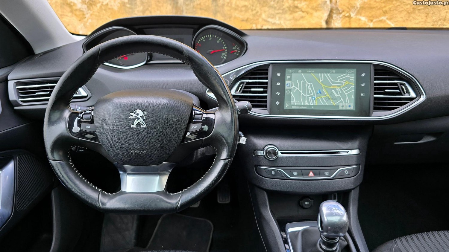 Peugeot 308 SW 1.6 BlueHDi Allure J17 — fotografia 17