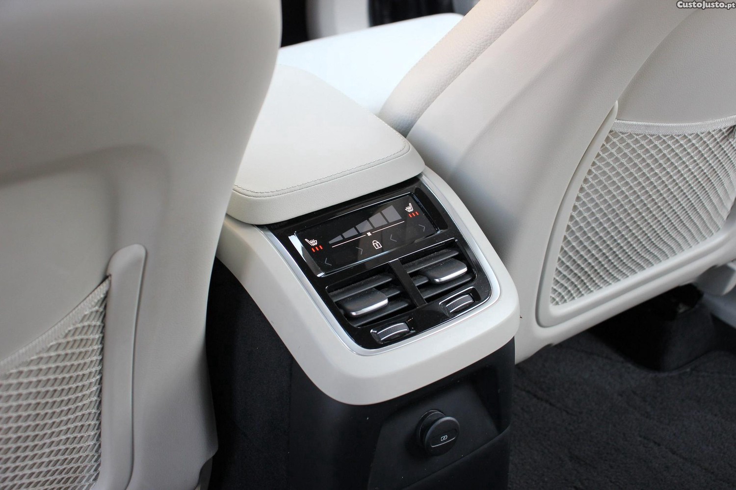 Volvo XC 90 2.0 T8 PHEV Plus Bright AWD — fotografia 7