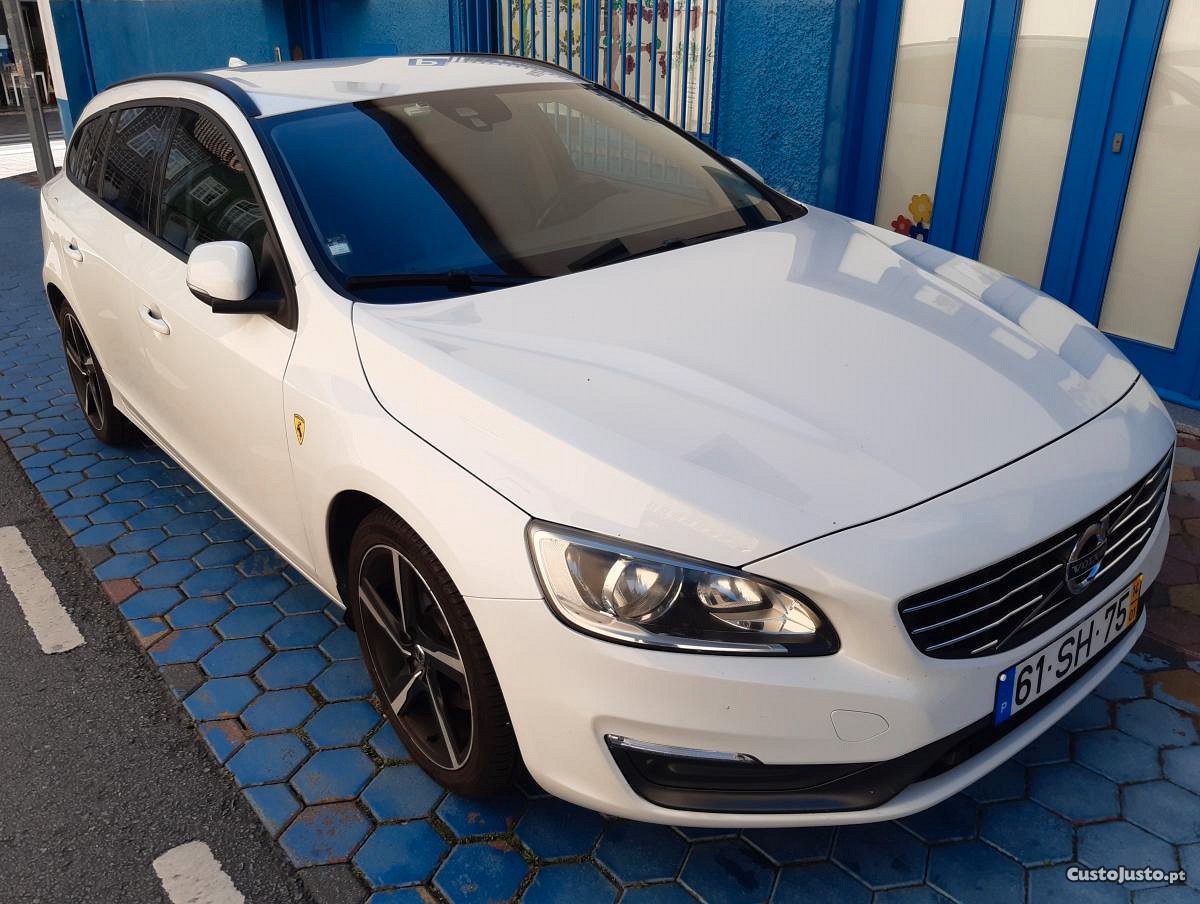 Volvo V60 D2 R-Design Full extras — photo 2