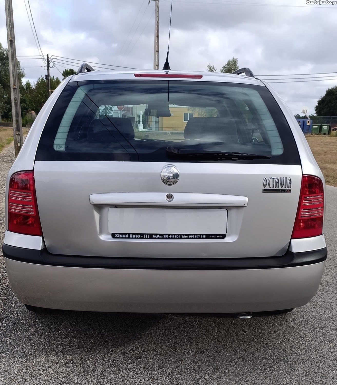 Skoda Octavia Break 1.6i Ambient - BOM ESTADO — fotografia 10