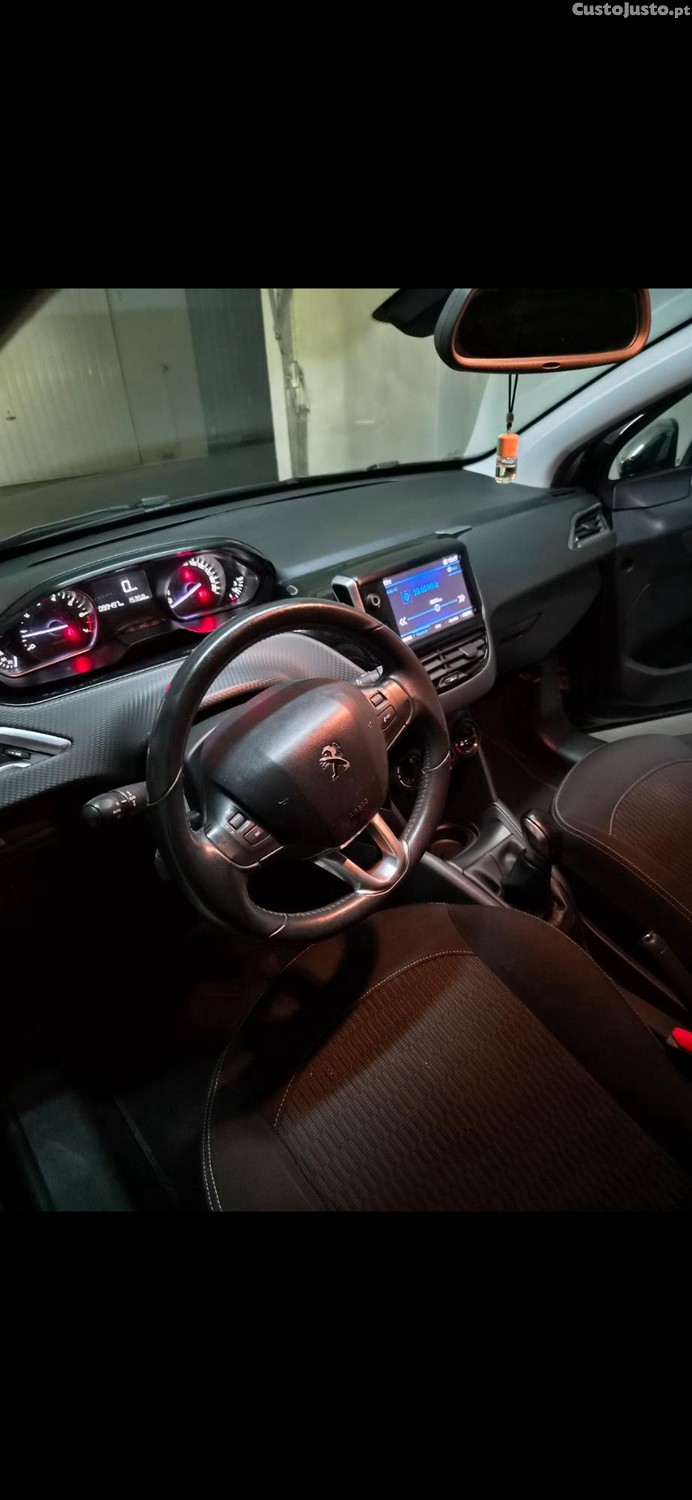 Peugeot 208 Versão 1.2 Pure Tech Style - 17 — photo 5