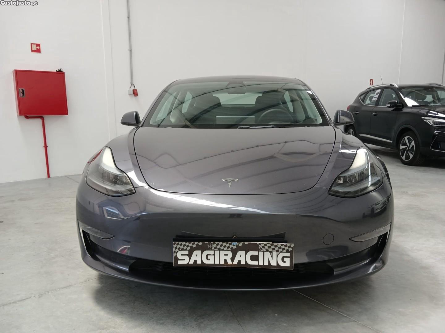 Tesla Model 3 Long Range Tração Traseira — fotografia 14