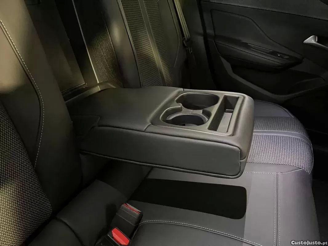 Peugeot 308 1.6 hybrid allure e-eat8 — fotografia 17