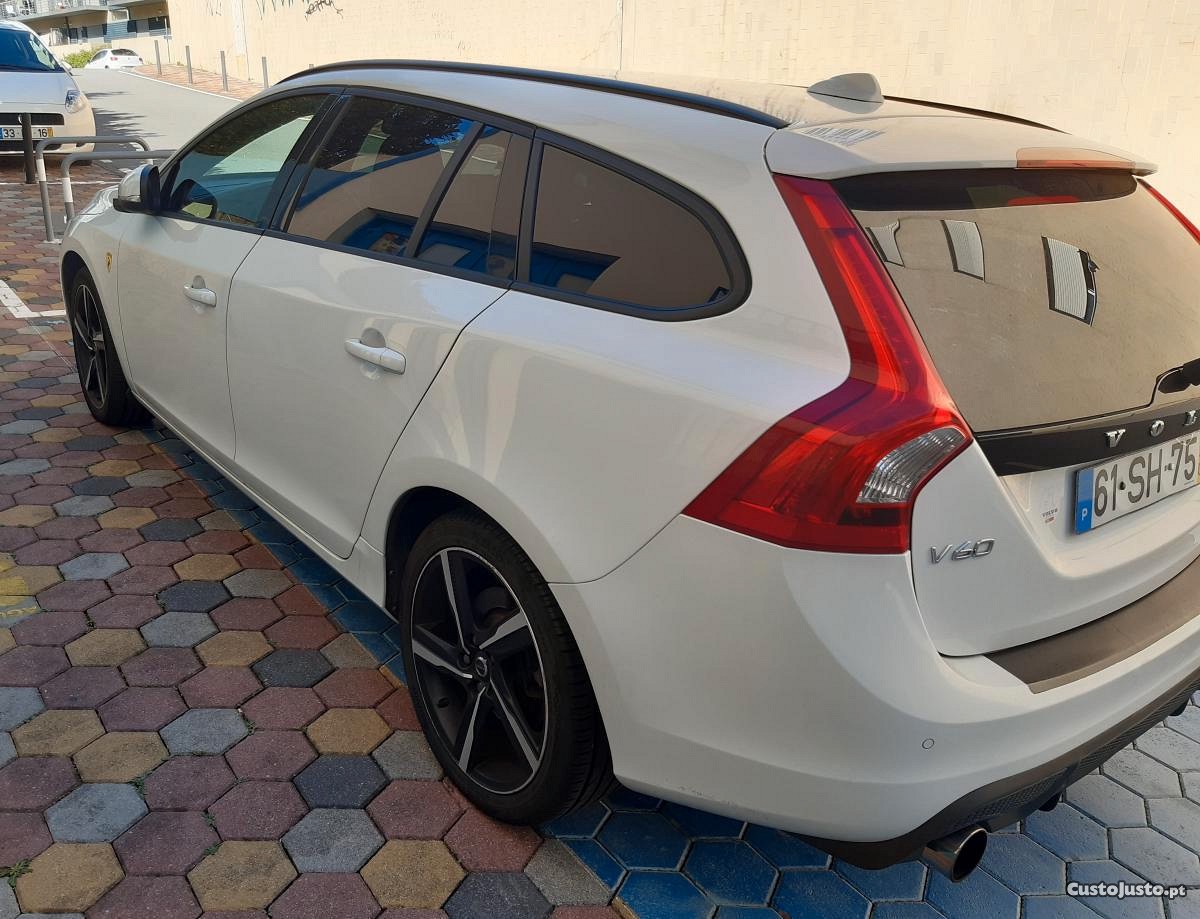 Volvo V60 D2 R-Design Full extras — photo 3