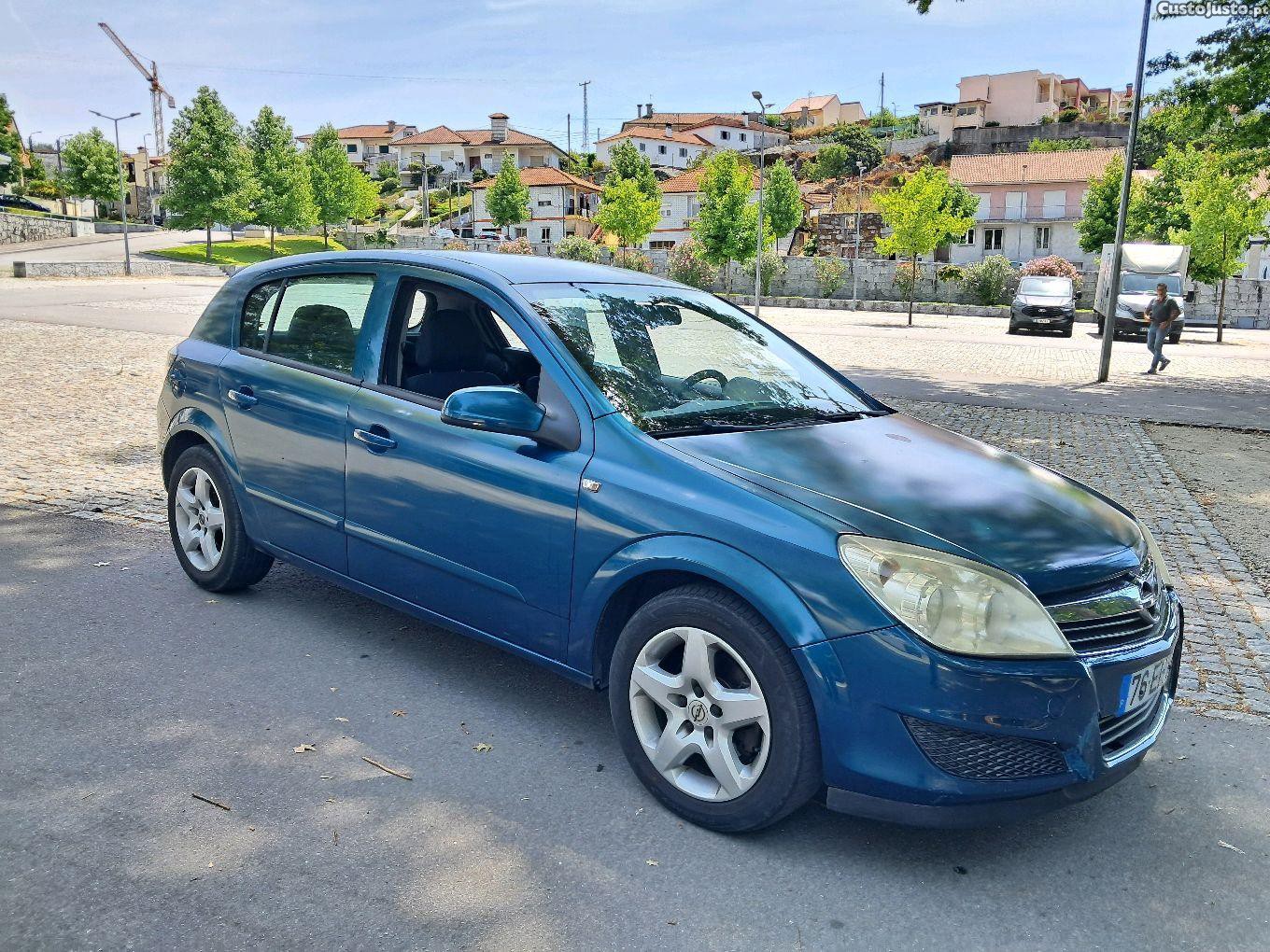 Opel Astra 5 portas — fotografia 6