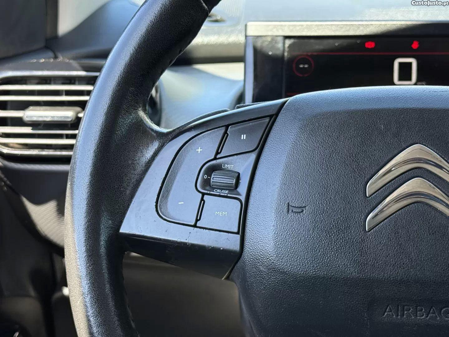 Citroën C4 1.6 bluehdi shine — fotografia 7