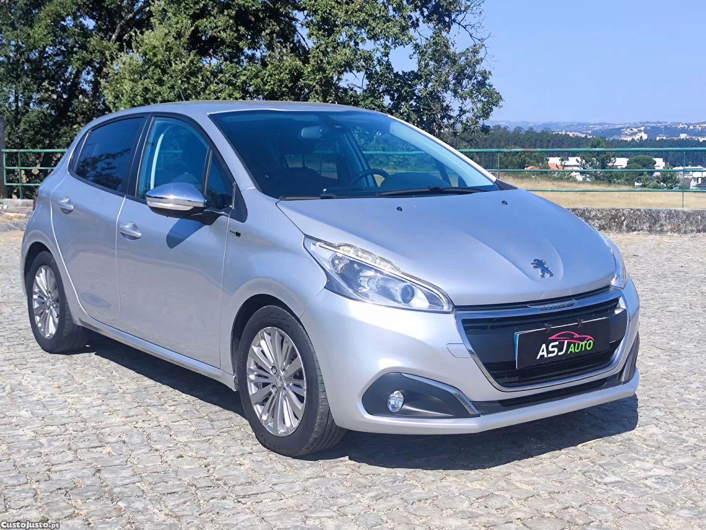Peugeot 208 1.6 bluehdi style - 17 foto 4