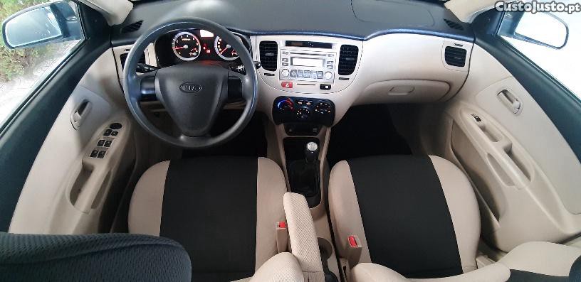 Kia Rio EX 1.5 CRDI 16V 110 CV — fotografia 11
