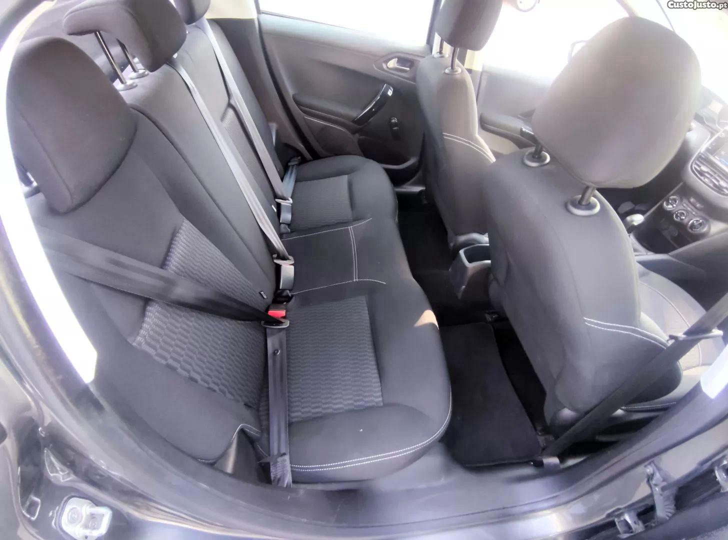 Peugeot 208 1.5 bluehdi active — fotografia 10