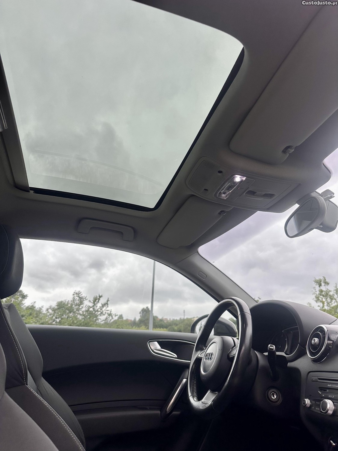 Audi A1 1.6HATCHBACK — fotografia 2
