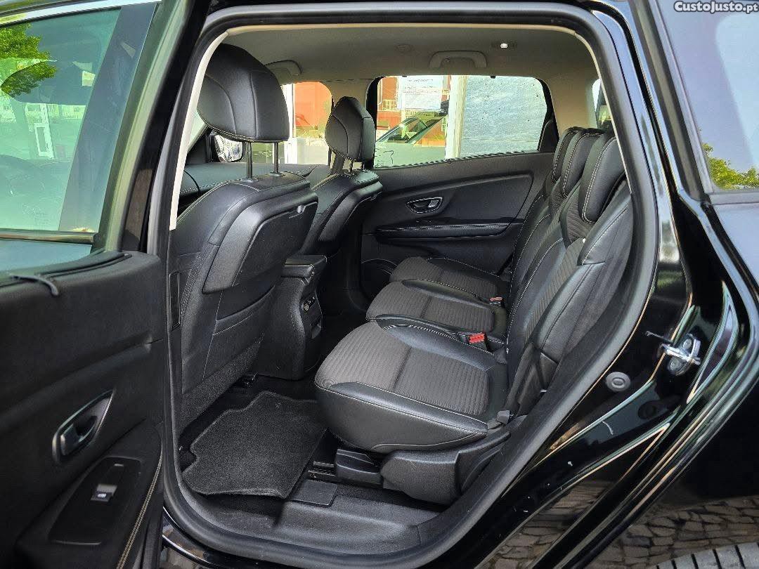 Renault Grand Scénic 1.5 dCi Intens EDC SS — fotografia 10