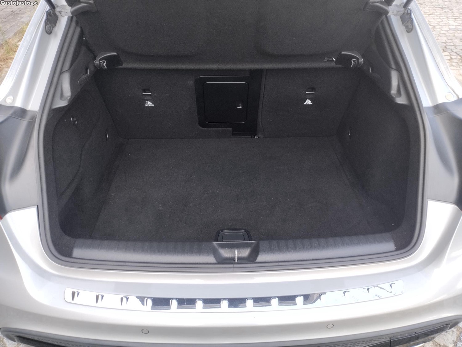 Mercedes-Benz GLA 180 CDI - PACK AMGLINE - NACIONAL - C/ Garantia - Distribuição Mudada - "Imbatível" — fotografia 12
