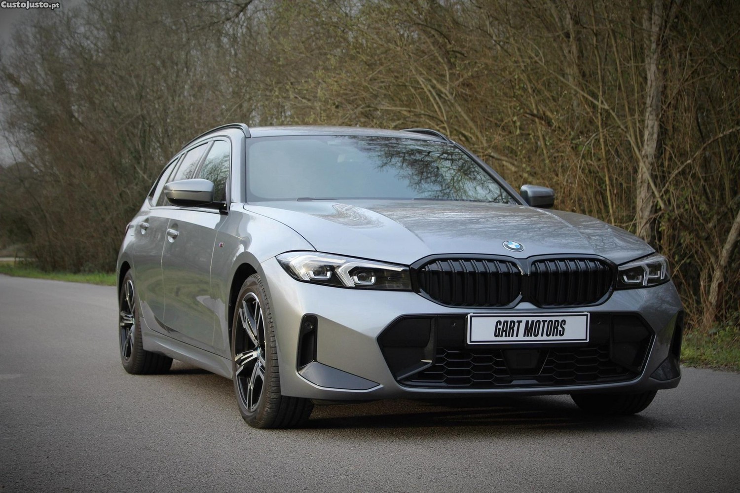 BMW 320 d Touring Pack M Auto — fotografia 17
