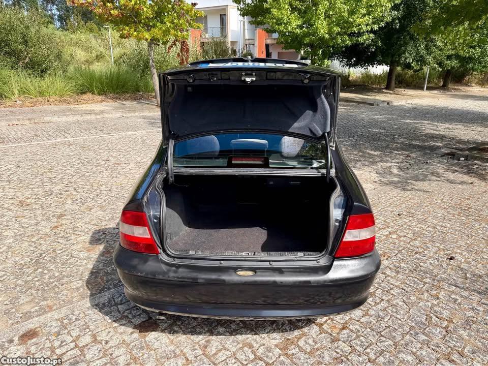 Opel Vectra 2.0DTI — fotografia 2