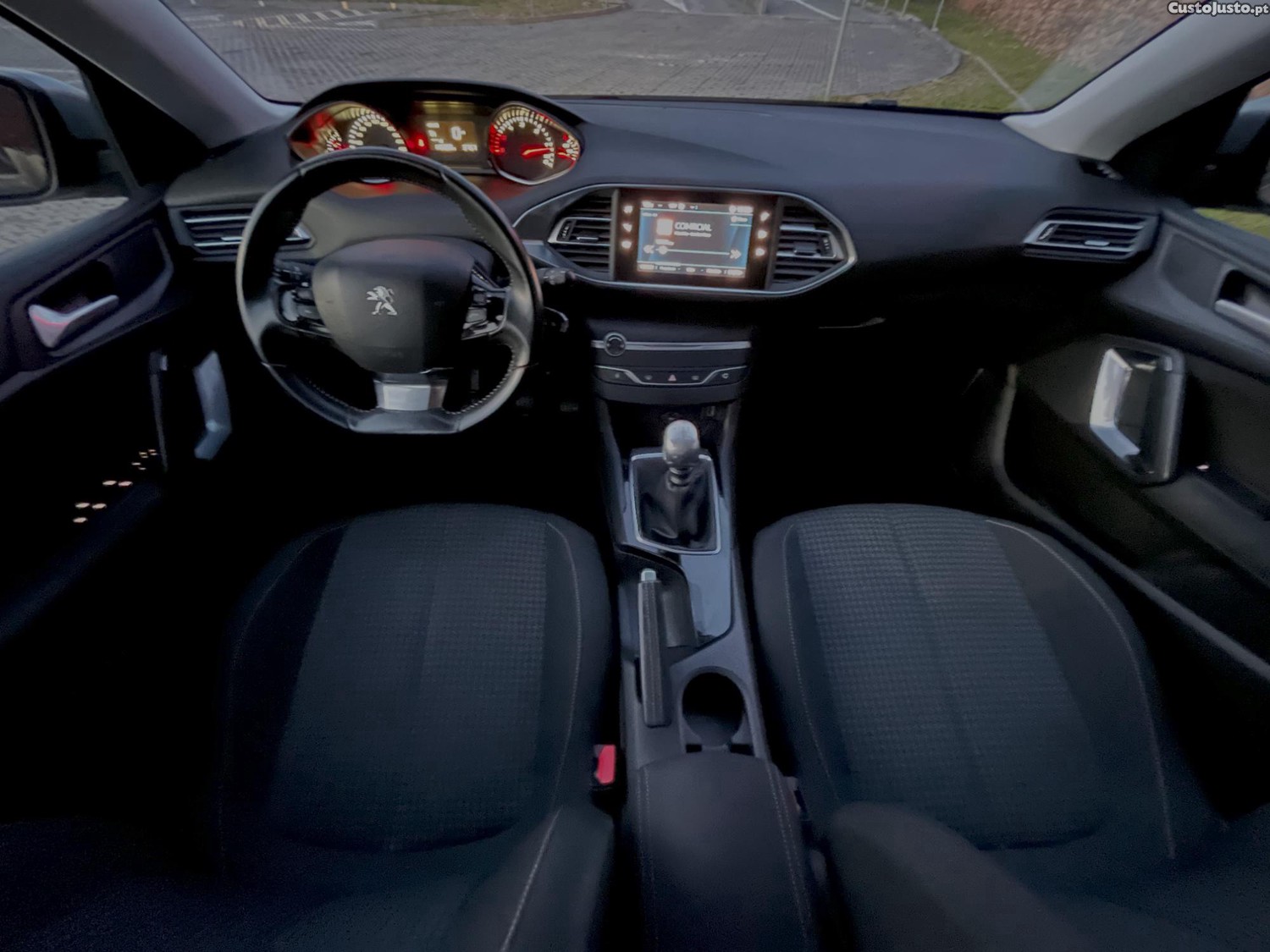 Peugeot 308 1.5 BlueHDi Business Line — fotografia 3