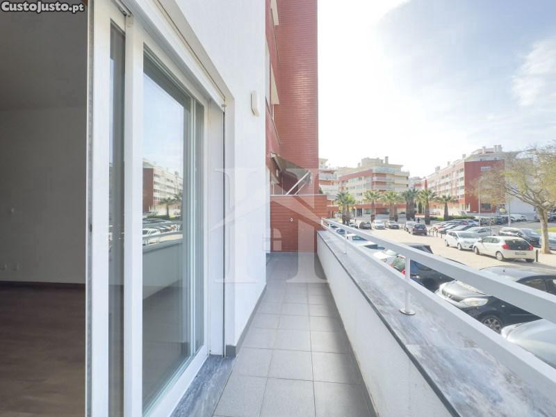 Apartamento T2 Com Varanda Em São Domingos De Rana