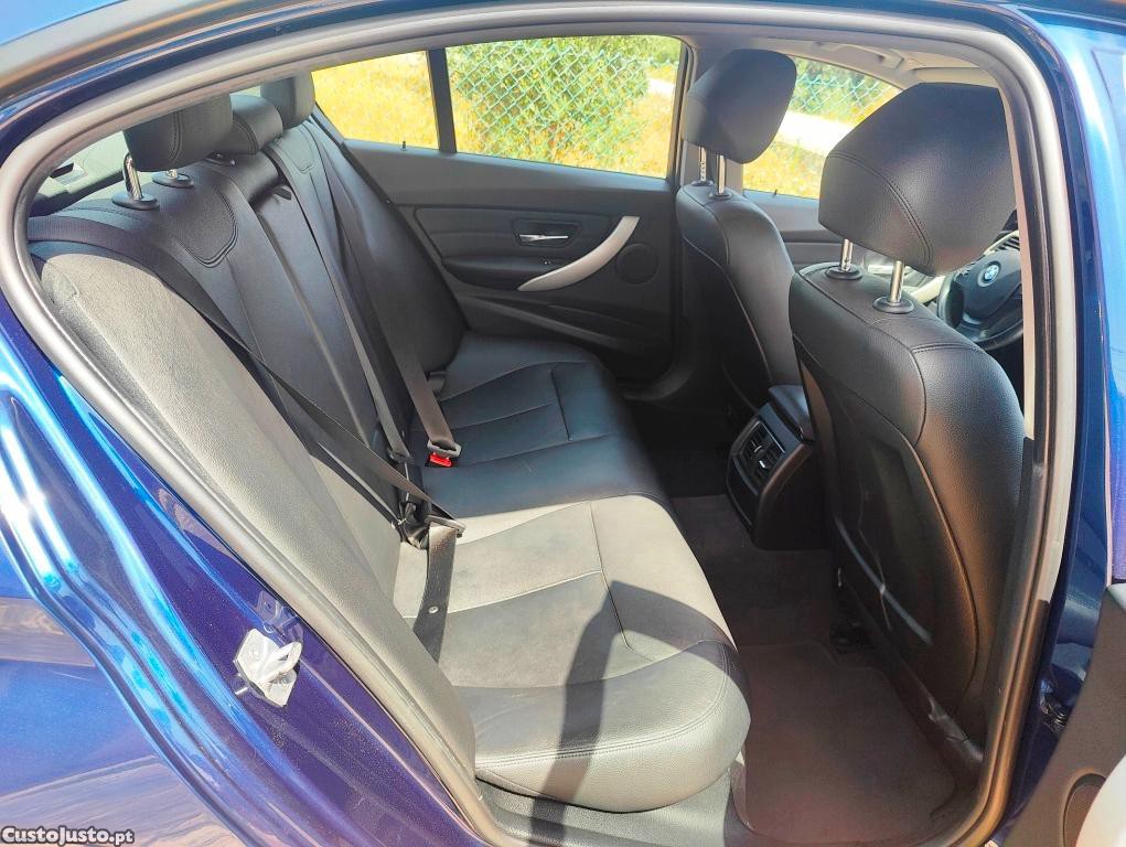 BMW 330 e Hibrido Plug-in 252cv / 220 Eur. mês — fotografia 3