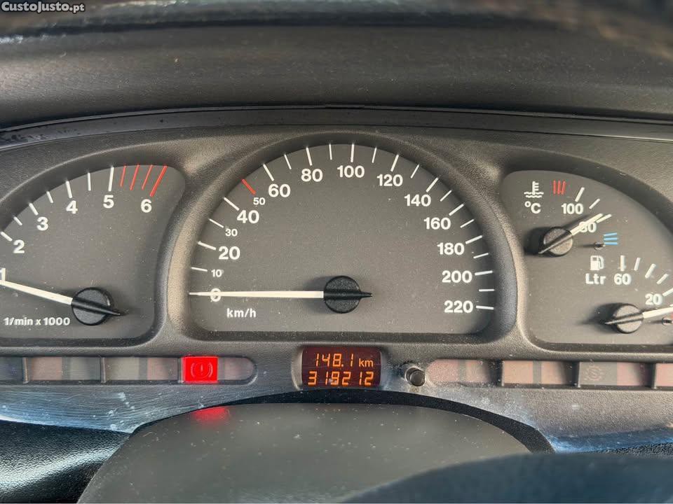 Opel Vectra 2.0DTI — fotografia 3