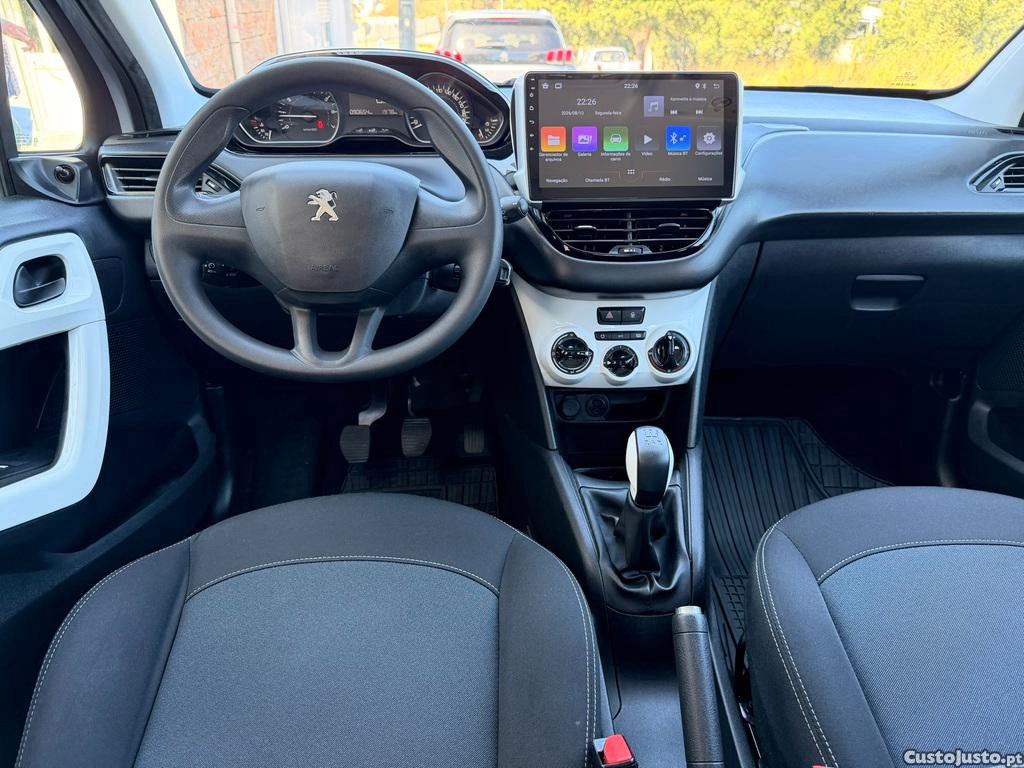 Peugeot 208 1.2 PureTech 68cv A/C+GPS — fotografia 8