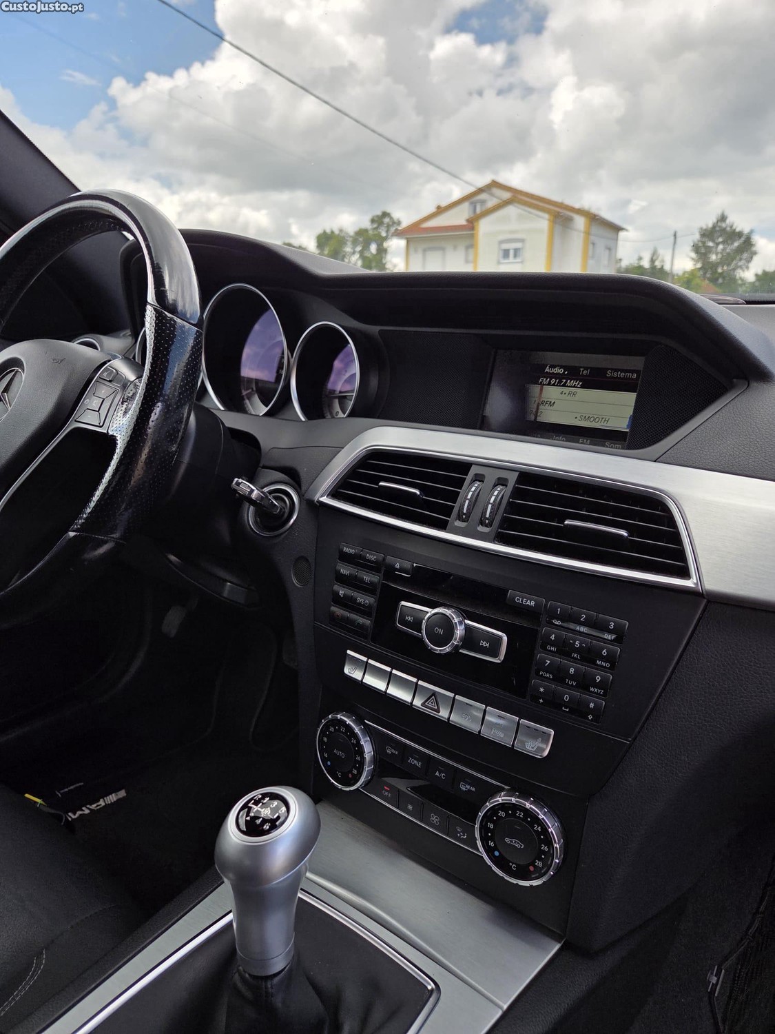 Mercedes-Benz C 220 Coupe — fotografia 9