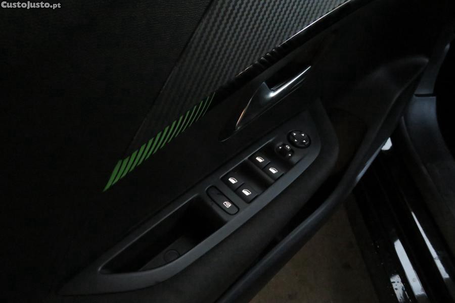 Peugeot 208 1.2 PureTech Active — fotografia 4