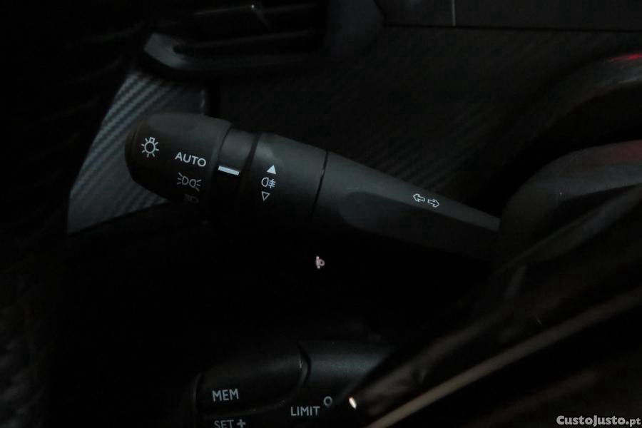 Peugeot 208 1.2 PureTech Active — fotografia 6