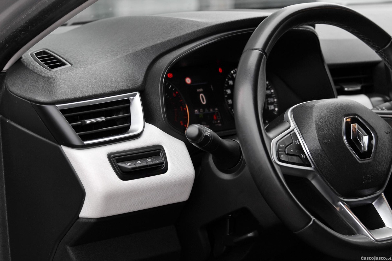 Renault Clio 1.0 TCe Evolution — fotografia 19
