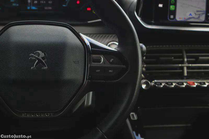 Peugeot e-2008 50 kwh active pack — fotografia 3