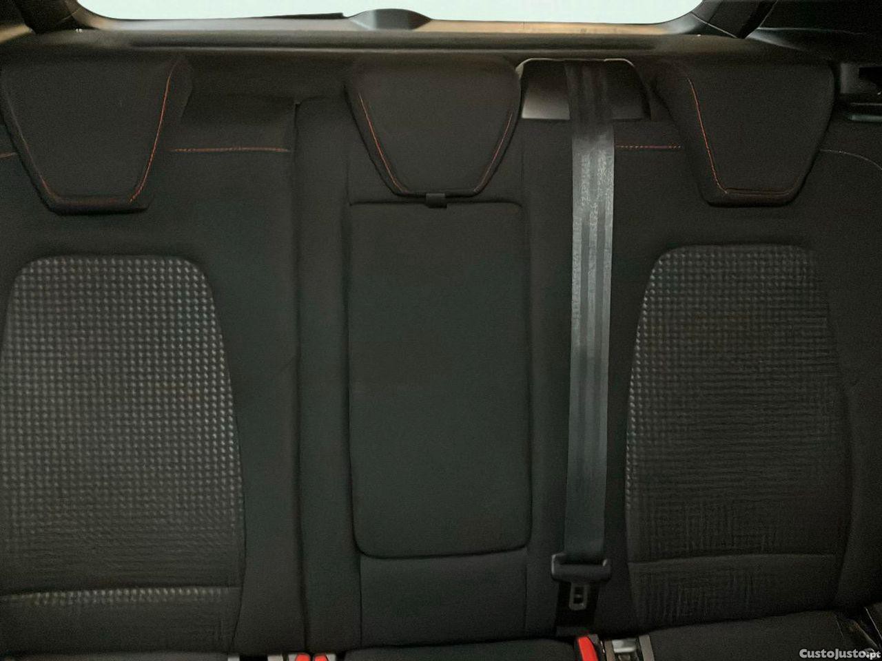 Ford Focus 1.0 EcoBoost MHEV ST-Line X — fotografia 7
