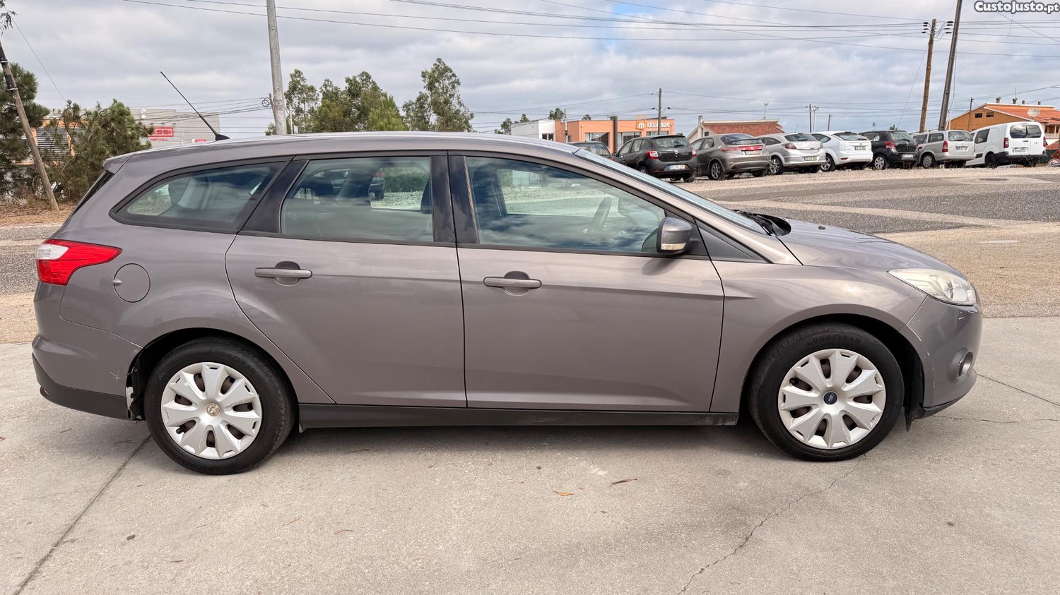 Ford Focus 1.6 TDCI de 2012 — fotografia 15