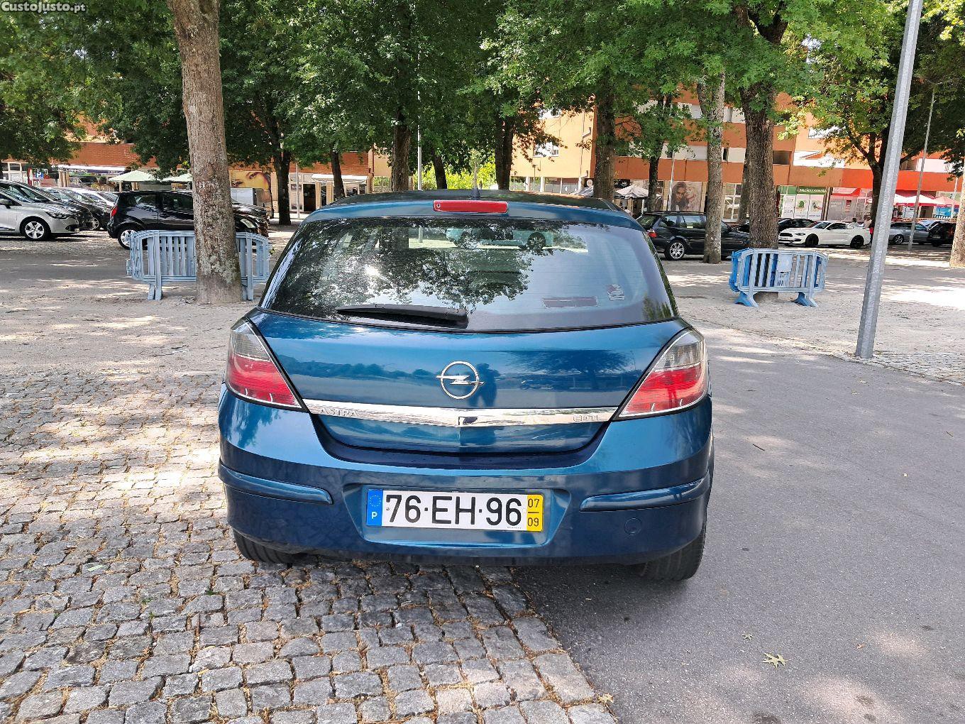 Opel Astra 5 portas — fotografia 3