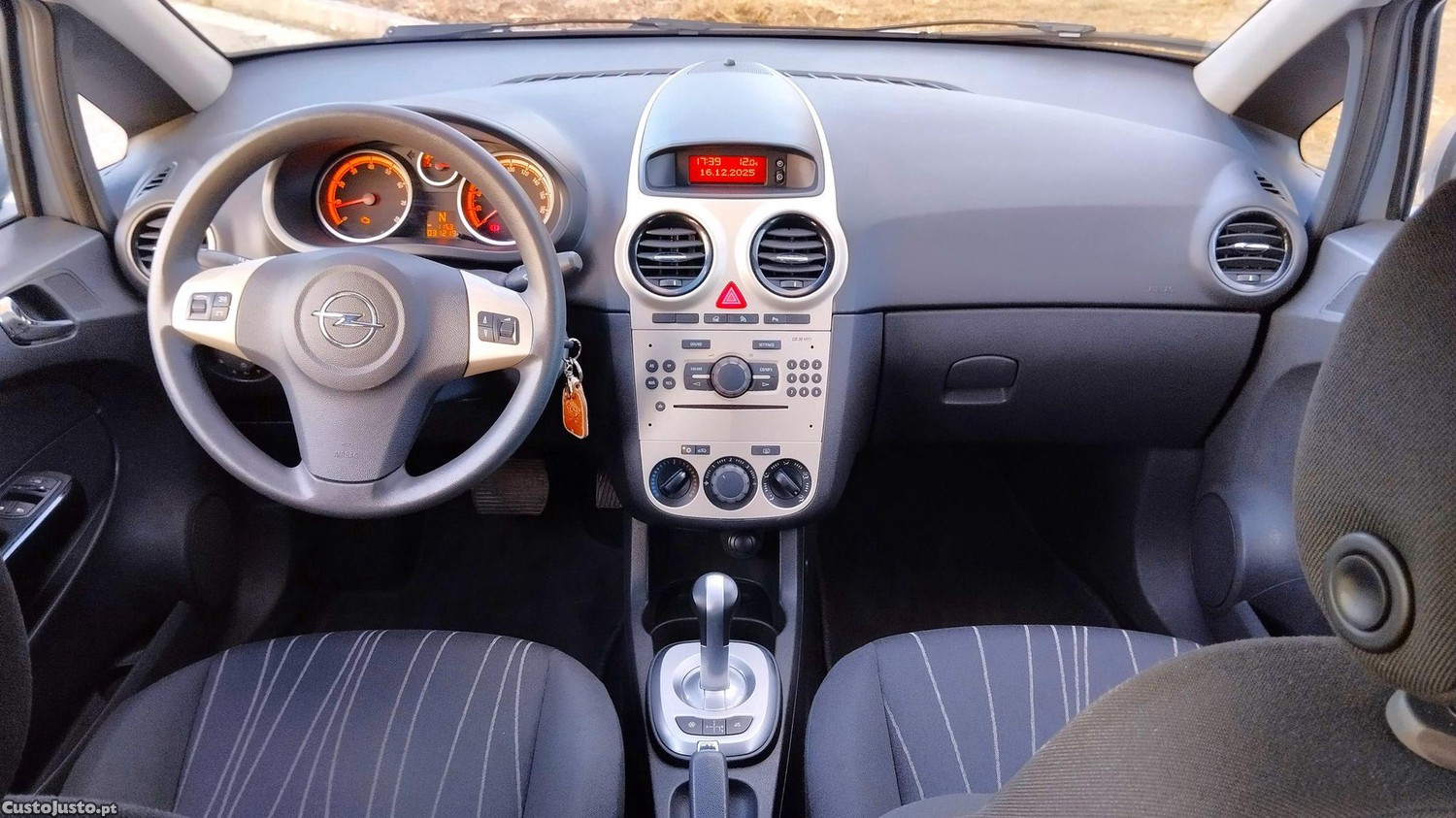 Opel Corsa 1.2 Cosmo Easytronic — photo 3