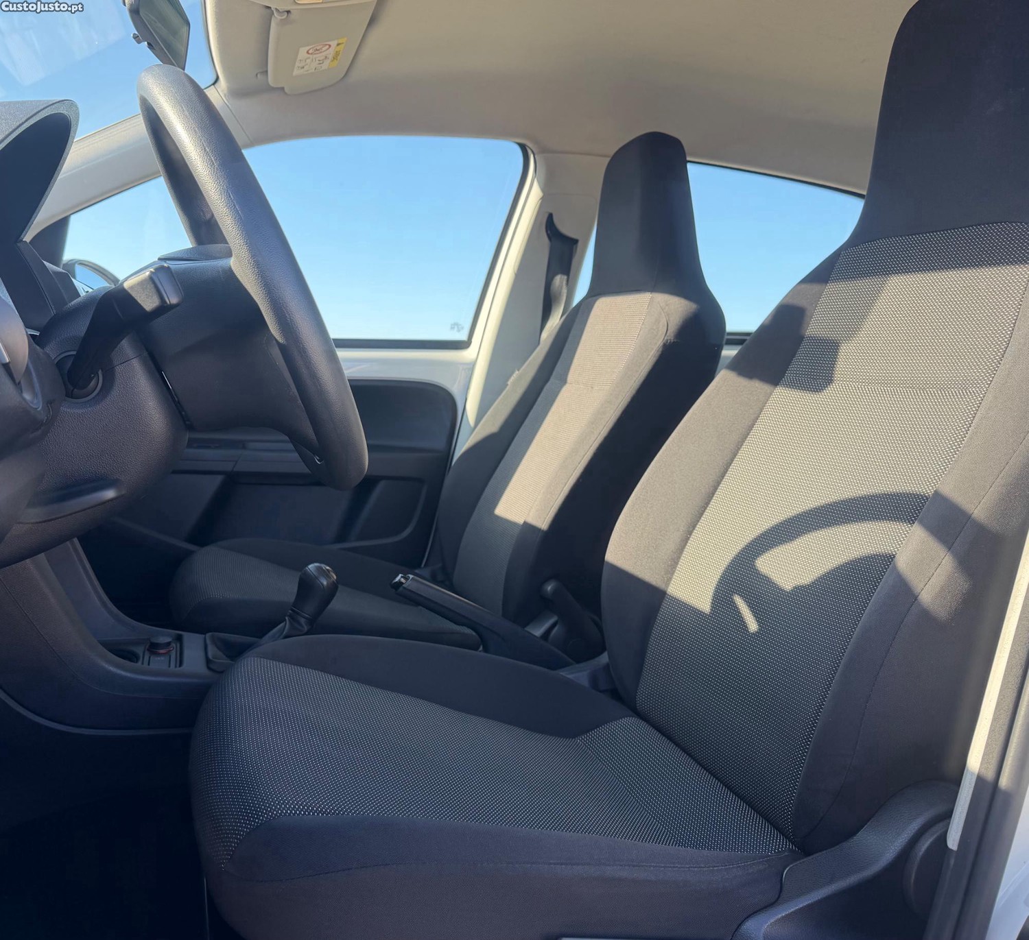 Volkswagen Up! 1.0 BlueMotion Move AC 60cv — fotografia 9