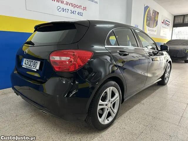 Mercedes-Benz A 160 d Urban Aut. — fotografia 17