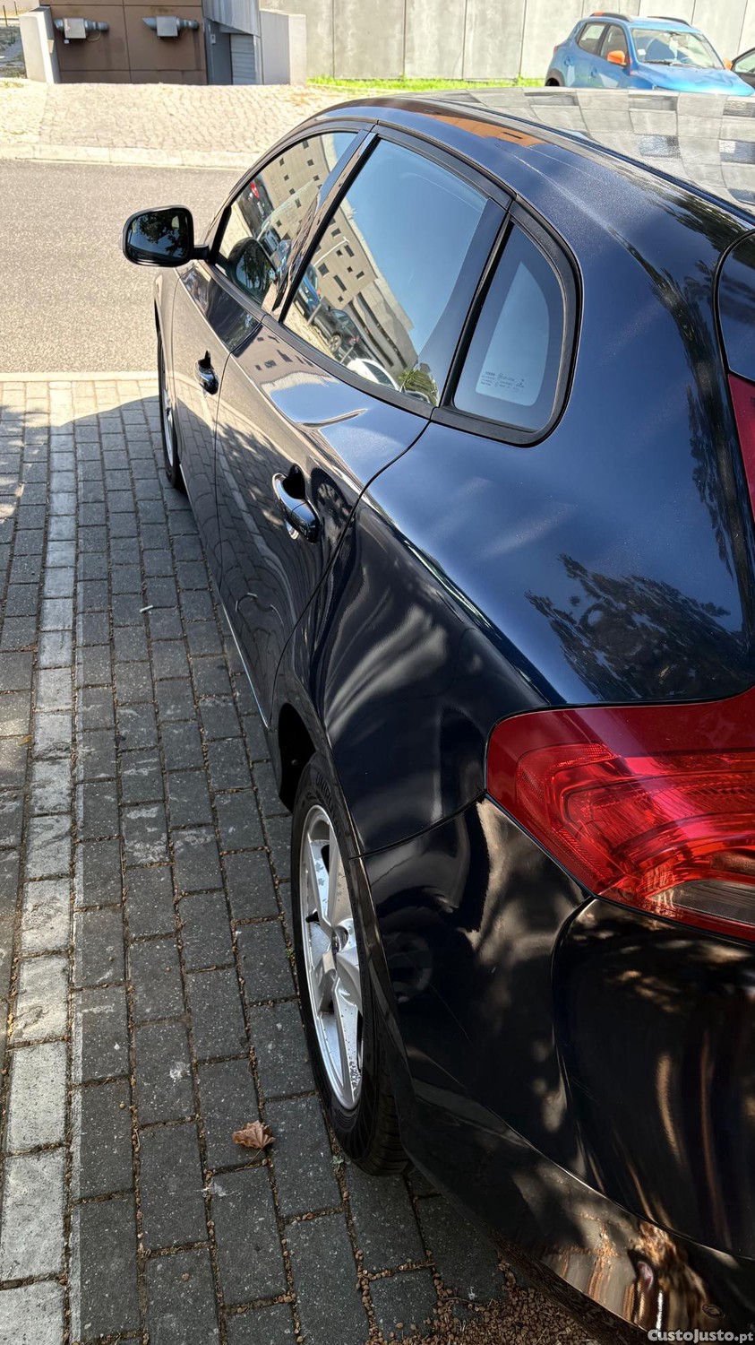   Volvo v40 D2 - 13 foto 5