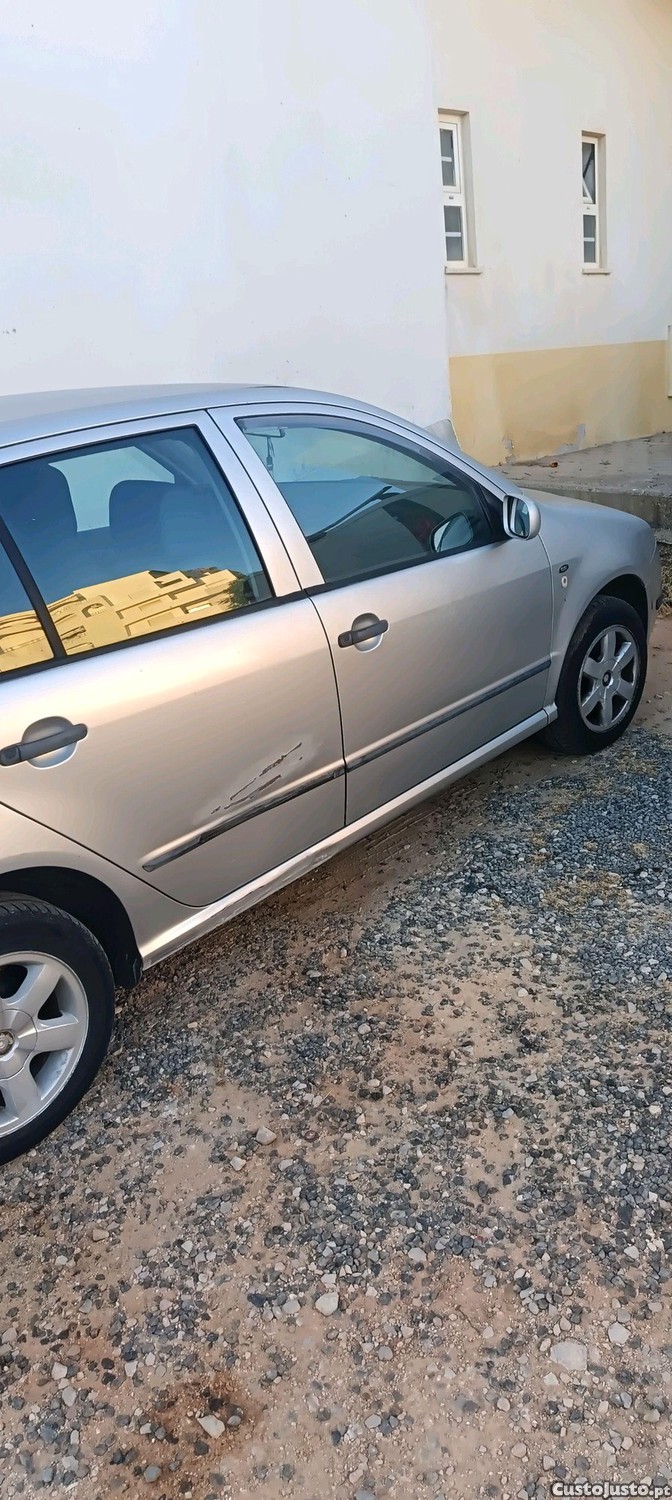 Skoda Fabia 6Y — fotografia 4
