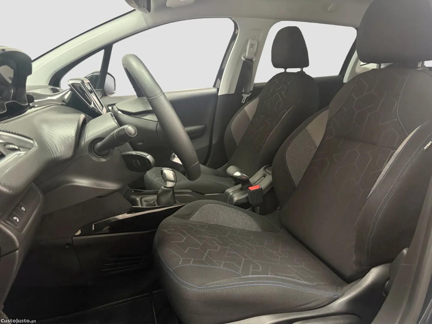 Peugeot 2008 1.2 PureTech Style — fotografia 3