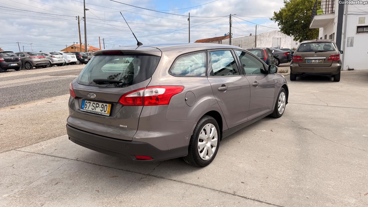 Ford Focus 1.6 TDCI de 2012 — fotografia 14