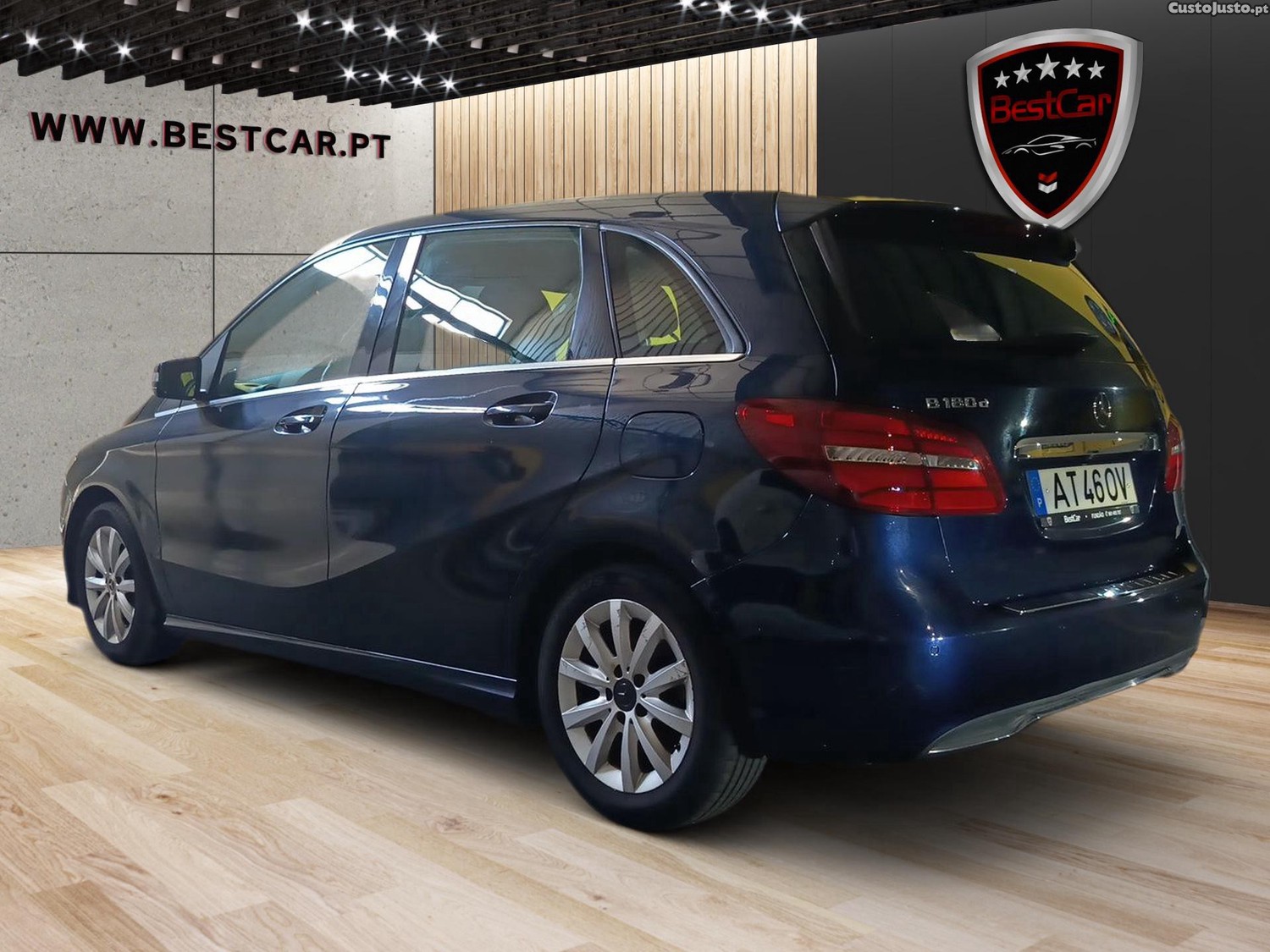 Mercedes-Benz B 180 1.5D — fotografia 10