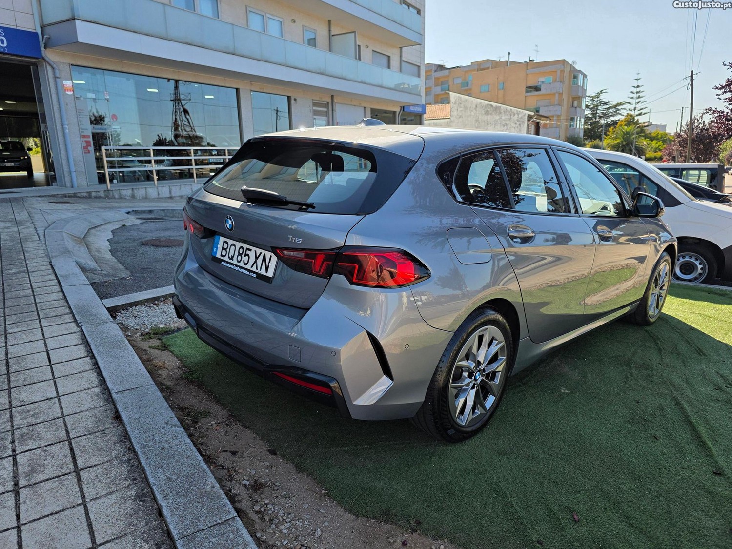 BMW 116 Standard — fotografia 2