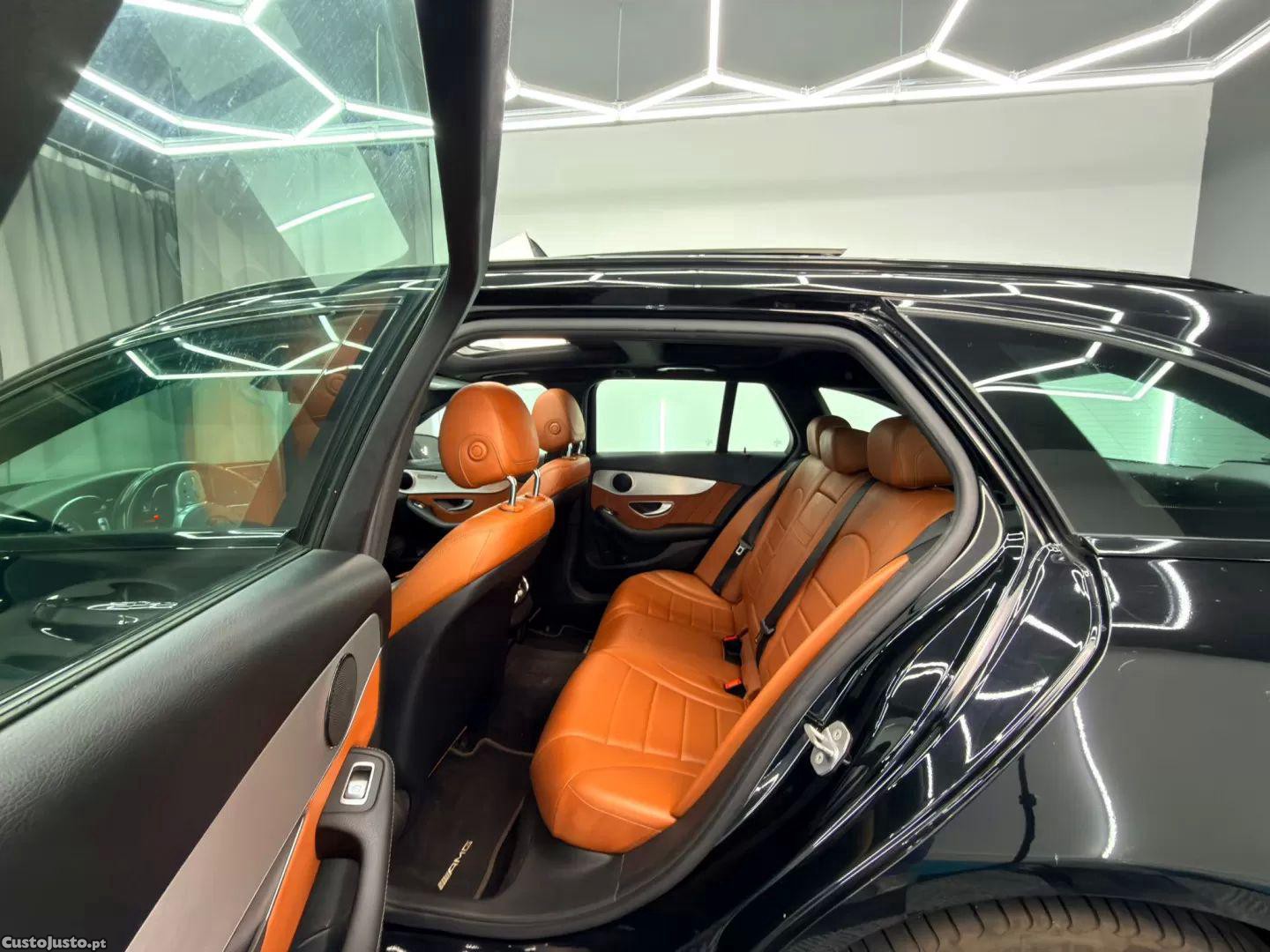 Mercedes-Benz C 300 D amg line — fotografia 16